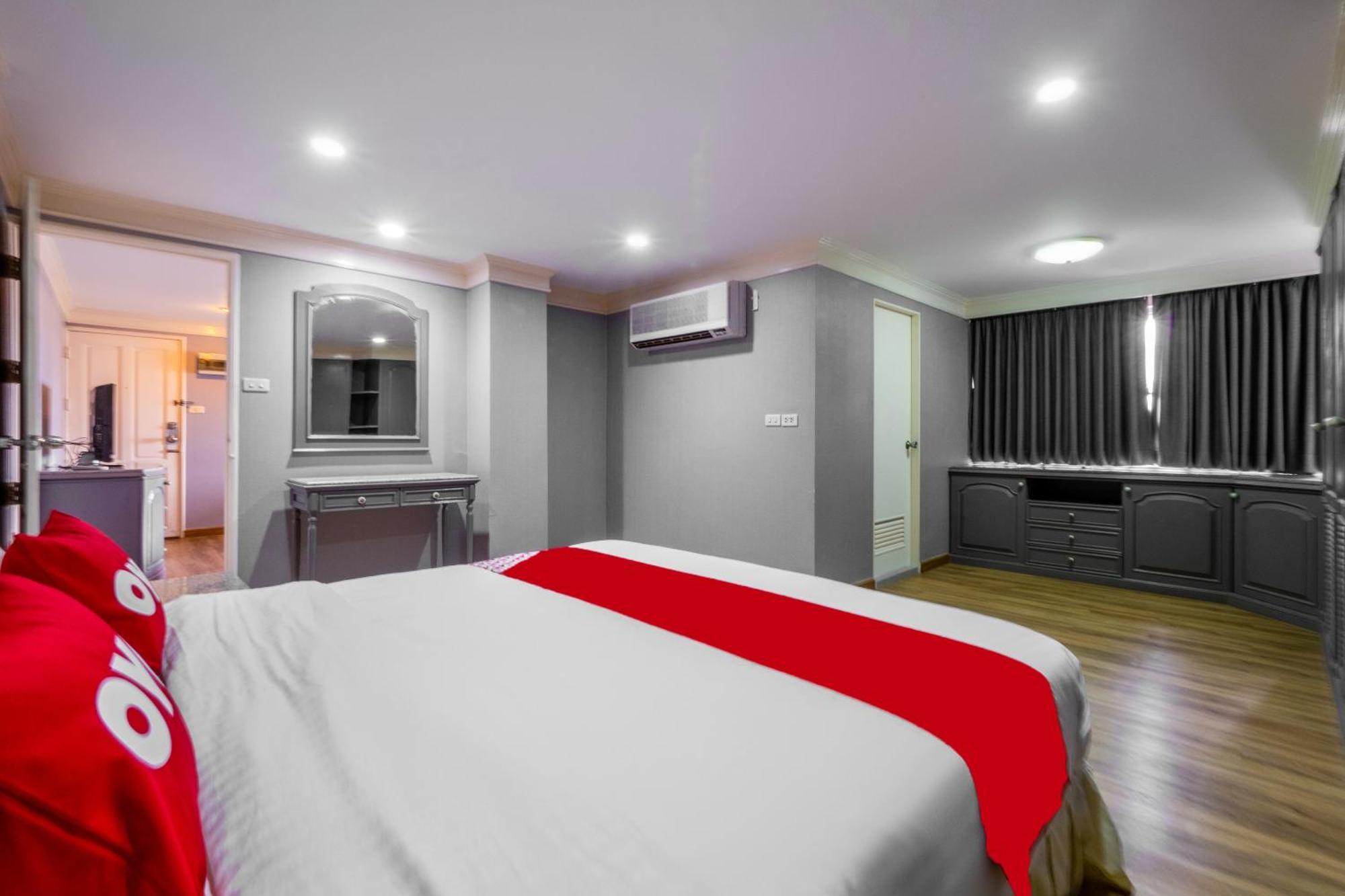 Oyo 1042 Boon's Hotel 3*